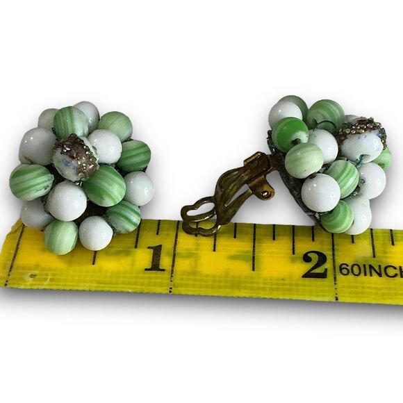 Vintage Classy Gold Toned Mint Green & White Faux Pearl and Clear Bead Cluster C - Picture 6 of 6